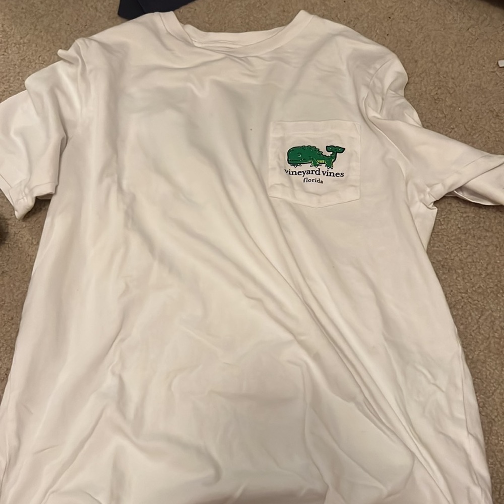 Vineyard Vines shirt - Picture 2 of 2
